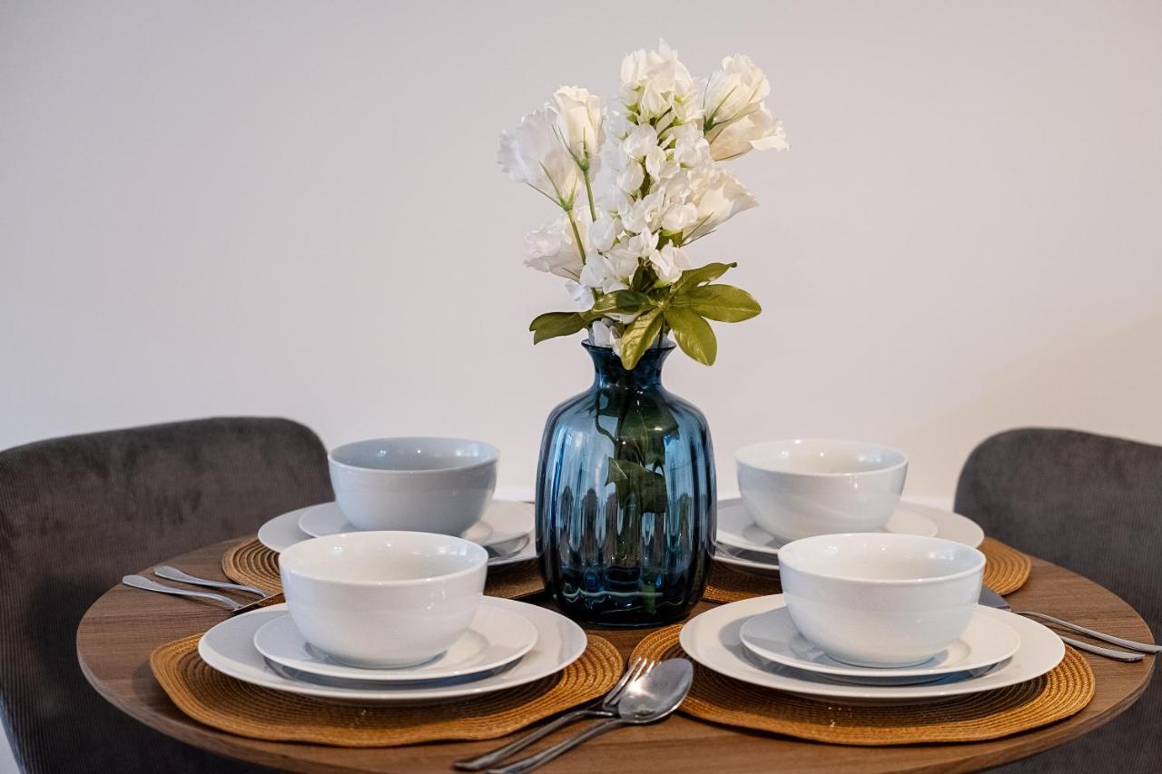 Luton Modern Serviced Accommodation For Contractors, Relocators, Professionals, Tourists And Students - Akugi Homes Esterno foto