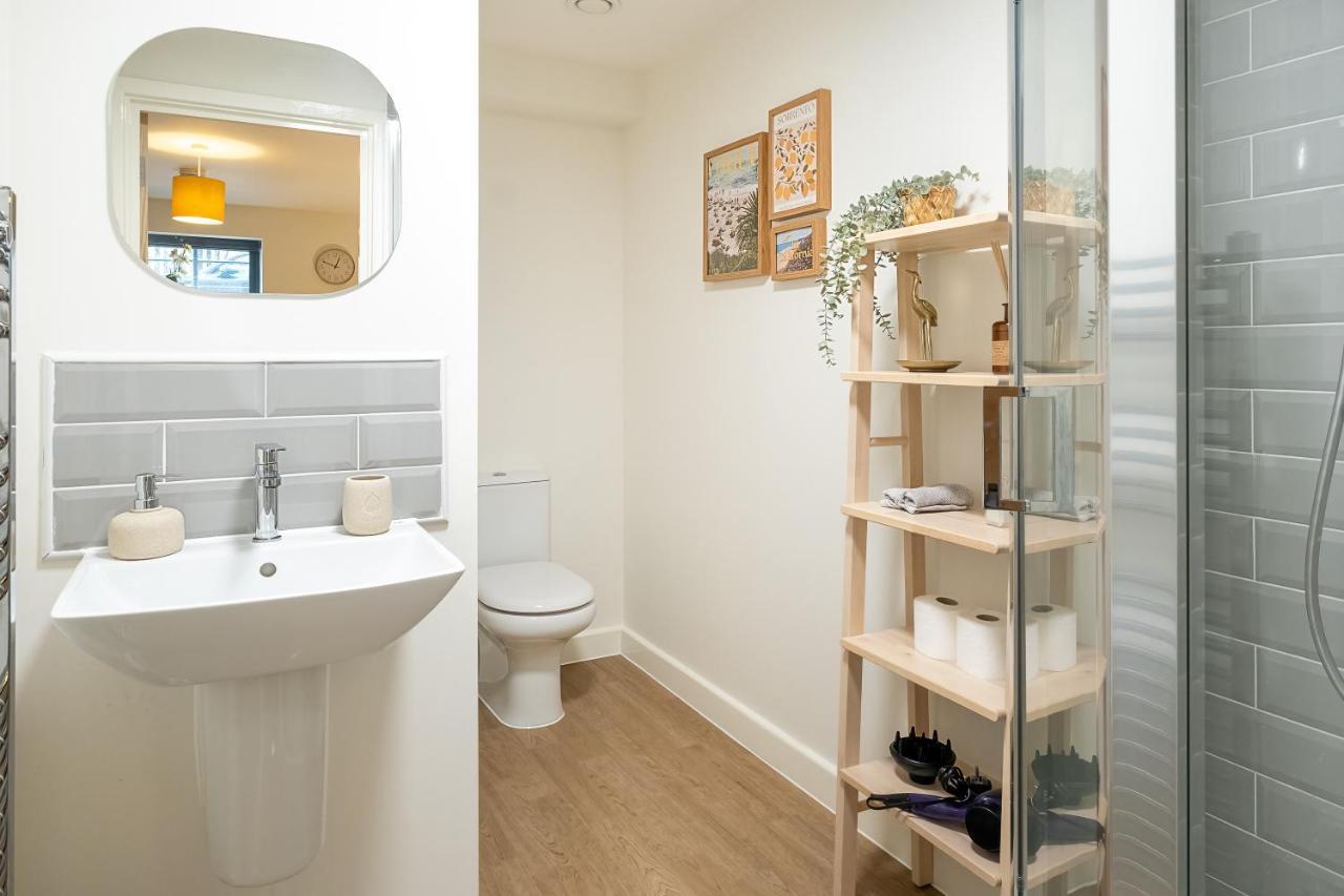 Luton Modern Serviced Accommodation For Contractors, Relocators, Professionals, Tourists And Students - Akugi Homes Esterno foto