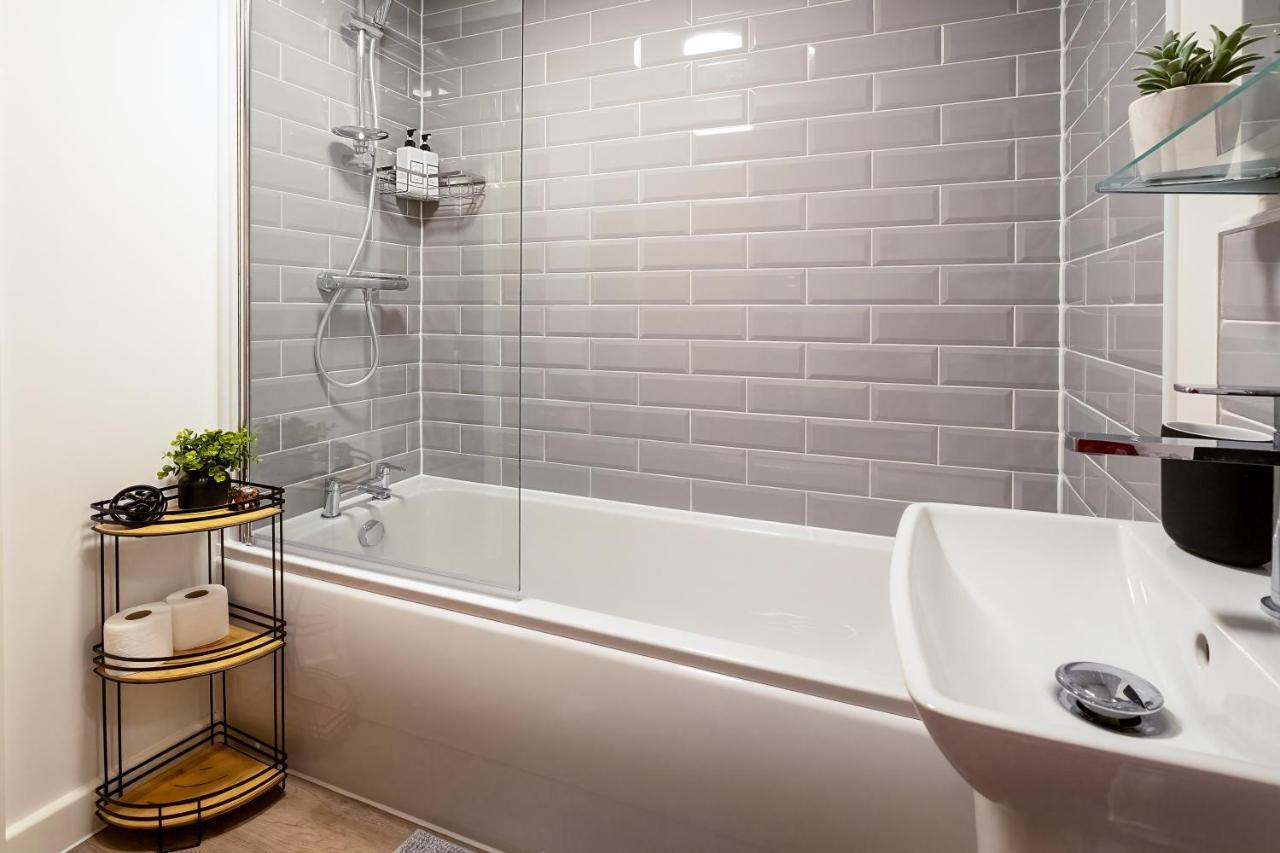 Luton Modern Serviced Accommodation For Contractors, Relocators, Professionals, Tourists And Students - Akugi Homes Esterno foto