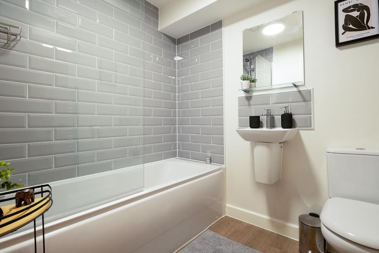 Luton Modern Serviced Accommodation For Contractors, Relocators, Professionals, Tourists And Students - Akugi Homes Esterno foto