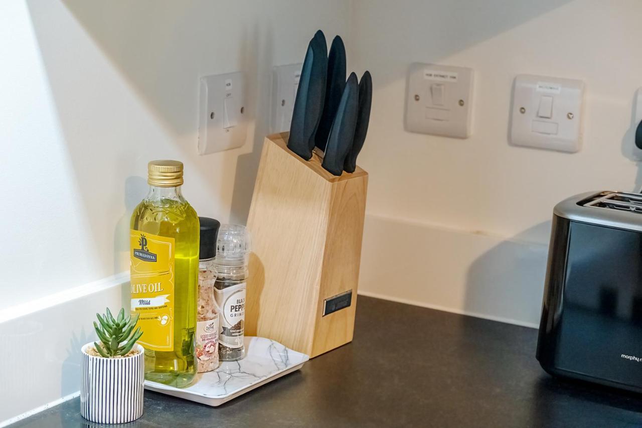 Luton Modern Serviced Accommodation For Contractors, Relocators, Professionals, Tourists And Students - Akugi Homes Esterno foto