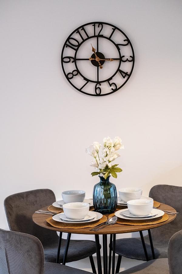 Luton Modern Serviced Accommodation For Contractors, Relocators, Professionals, Tourists And Students - Akugi Homes Esterno foto
